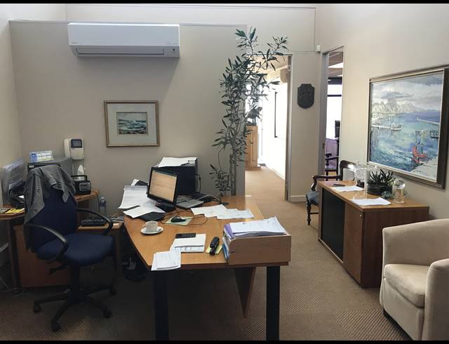 83M² OFFICE TO LET IN PLATTEKLOOF